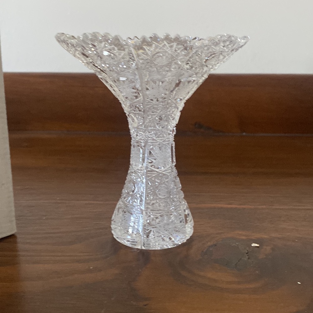 New in box Tom Bohemia Crystal hand cut bud vase - Picture 3 of 5